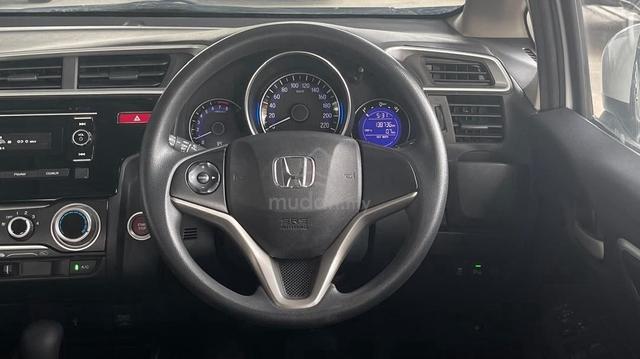 TIP TOP CONDITION 2017 Honda JAZZ 1.5 E (A) - 5