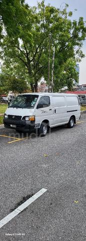 2002 Toyota HIACE 2.4 LH112R (M) - 1