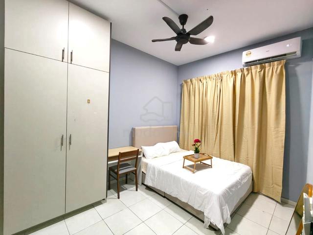 Modern Master Bedroom Residensi Idaman Abadi 1