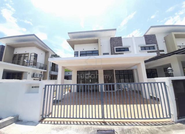 FREE HOLD Semi D house for sale near surau 1