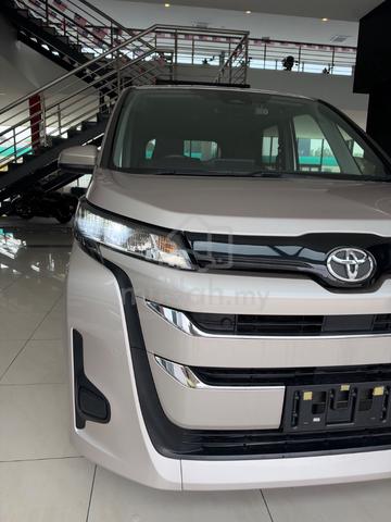 2023 Toyota NOAH 2.0 X  (A) [ 2 POWER DOORS ] - 3