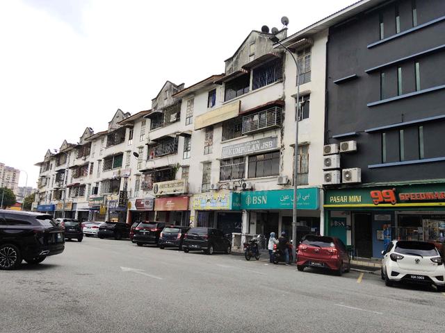 2 ADJOINING Ground floor shops : Bandar Baru Ampang : Near Spectrum 1