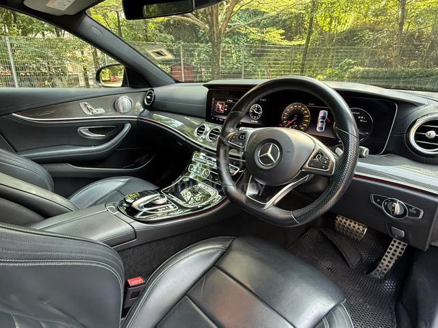 Mercedes Benz E-CLASS E300 2.0 AMG *WARRANTY - 4