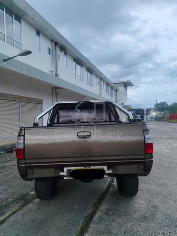 2003 Isuzu INVADER 2.8 (M) - 3