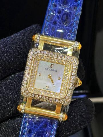 AP Audemars Piguet Deva 18K 750 Yellow Gold - photo 2 of 6