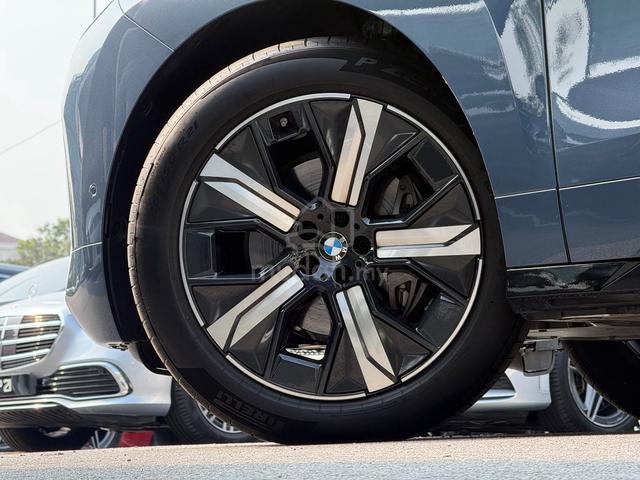 2025 BMW iX xDRIVE45 SPORT I20 LCI Model Local BMW - 5