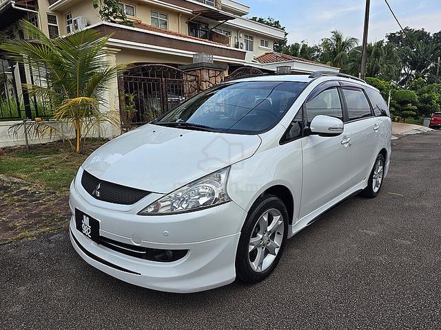 2010 Mitsubishi GRANDIS 2.4 (A)KEYLESS POWER BOOT - 1