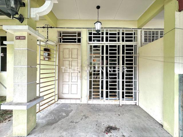Kok Lanas Teres Dekat Matrikulasi di Taman Merbau Utk dijual 2