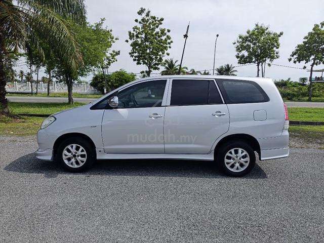 2009 Toyota INNOVA 2.0 E FACELIFT (A) - 4