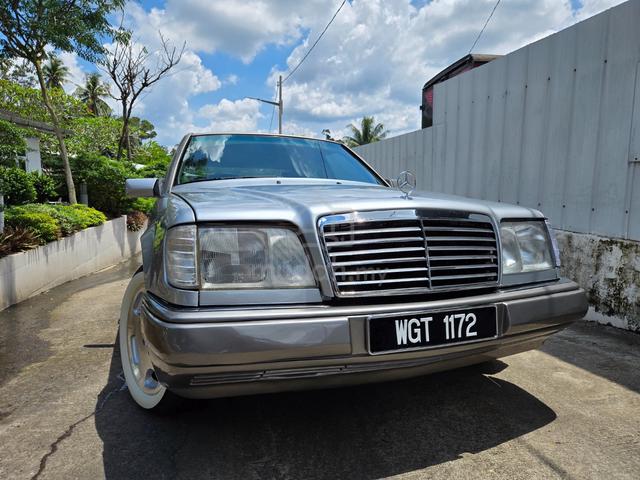 1995 Mercedes Benz 220E 2.2 (A) - 5