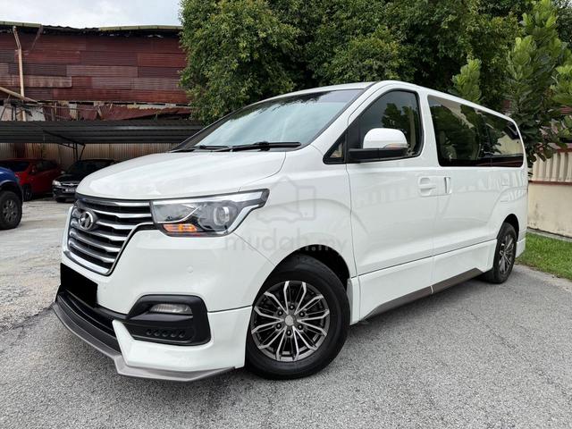 Hyundai GRAND STAREX 2.5 EXECUTIVE PLUS LEATHER S - 2