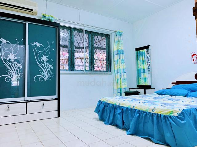 Room opposite vivacity/ Near Swinburne, Tabuan, King Centre. 1