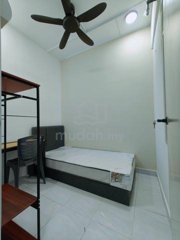 Small room in Bangsar, 500m to LRT Bangsar 1