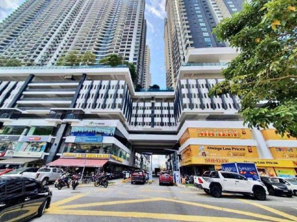 KL Traders Square Residences 1