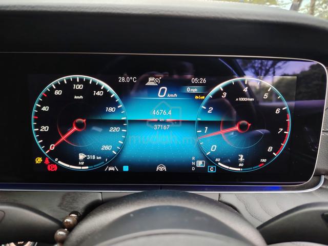 Mil-37k 2023 Mercedes Benz E300 2.0 AMG FL Updated - 4