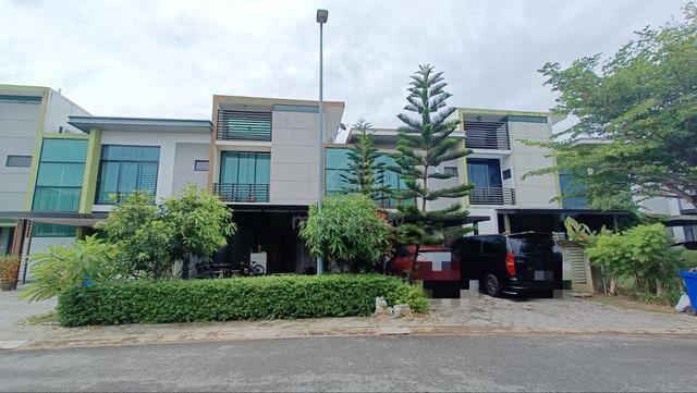 RENOVATED, Superlink 2 Storey Semi D, Ficus Peak, Denai Alam 1