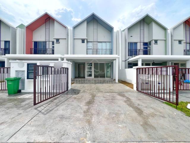 FREEHOLD NEW UNIT 2225ft 2 Storey House Serene Heights Bangi 1