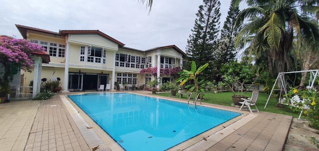 2 Storey Bungalow Pantai Molek Tanjung Tokong 1