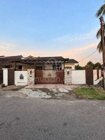 Corner Lot Taman Daya Rumah 1 Tingkat Freehold 4 Bilik Land 3,222sqft 1