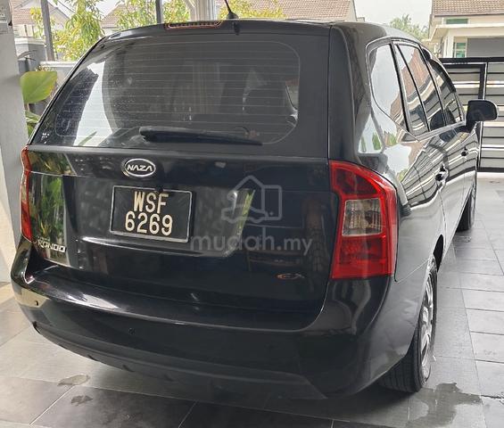 Kia Rondo 2.0 A - 2