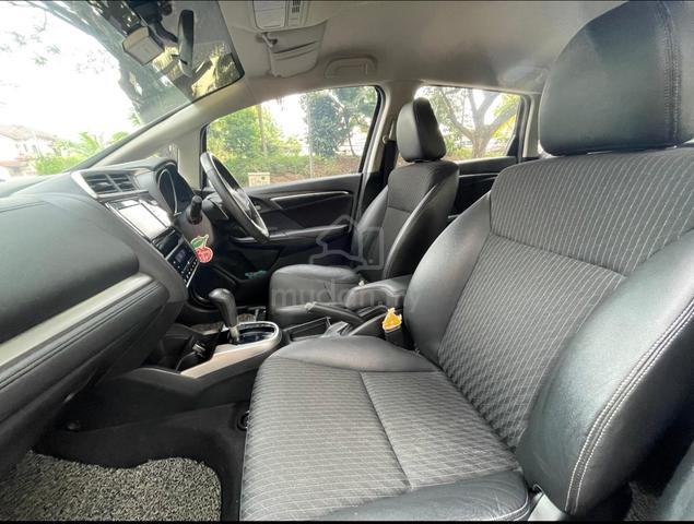2017 Honda JAZZ 1.5 V (A) - 4