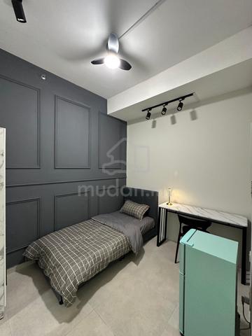 Fully Furnished Room ❄️ Aircond • 🛏️ 10" Mattress • 👔 Wardrobe • 1