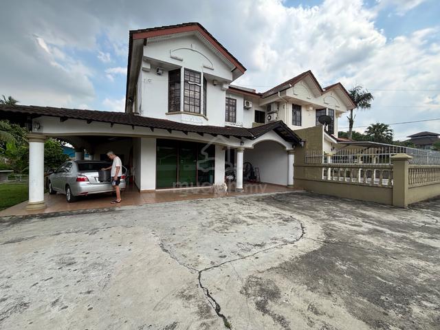 Exclusive Semi-D Corner Lot For Sale 1