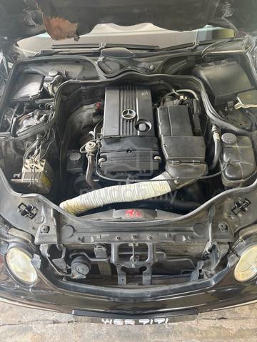 Mercedes E200 W11 1.8 (2004) - 3
