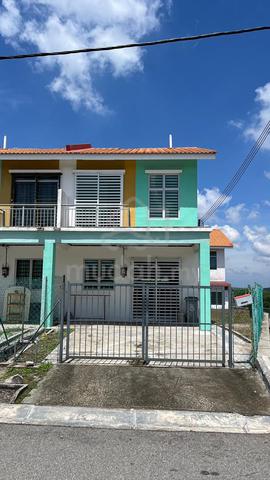 Corner Lot Double Storey House For Rent at Durian Tunggal 1
