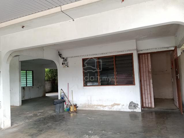 2 storey corner house at Taman silibin ipoh 1
