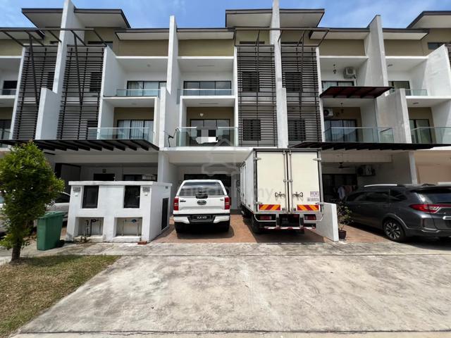 【6R5B l Partly Furnished】 3-Sty Superlink House Anggun 3 Rawang 22x70 1