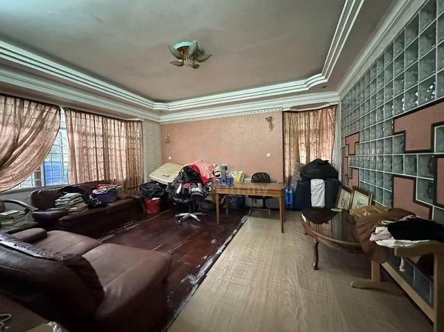 Taman Bornion CL999 Semi-D For Sale 1