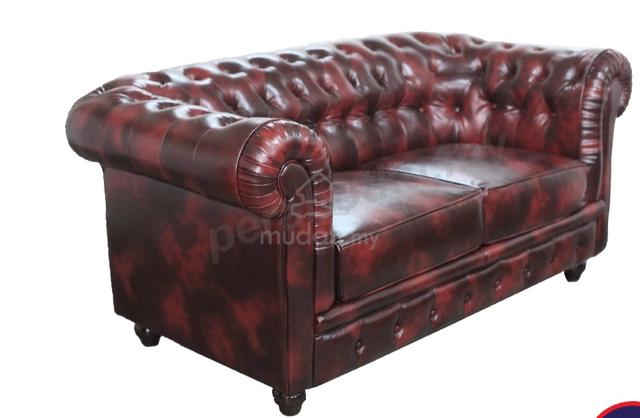 2 seater chesterfied sofa - photo 3 of 4