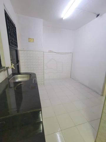 flat tun aminah / ground floor / below market 1