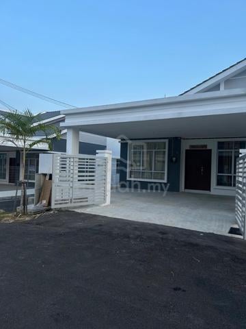 Home Stay RaudahAinAdi 1