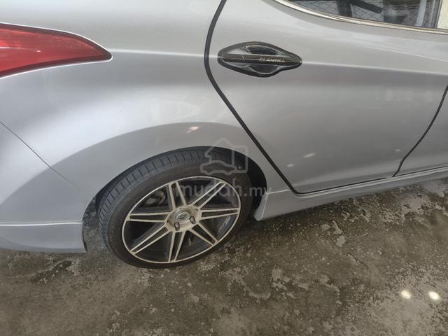2013 Hyundai ELANTRA 1.8 PREMIUM (A) - 3