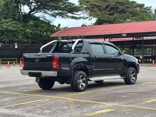2010 Toyota HILUX D/CAB 2.5 STD (M) - 2