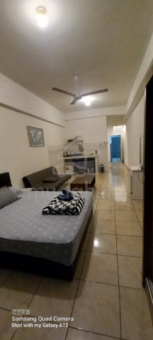 Api-Api Apartment 1