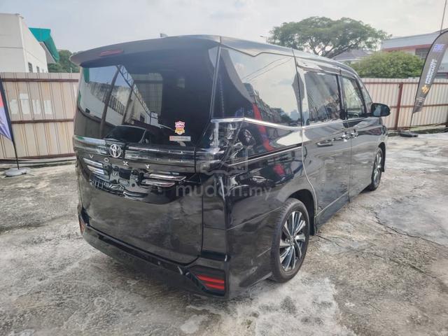 2023 Toyota VOXY 2.0 S-Z FULLY LOADED - 2