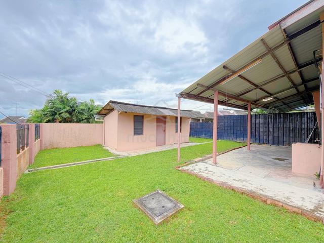 {CORNER LOT}{RUMAH FAMILY AREA} Jalan Dato Ibrahim Majid 1