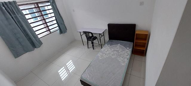 Room for rent-Taman klebang emas 1