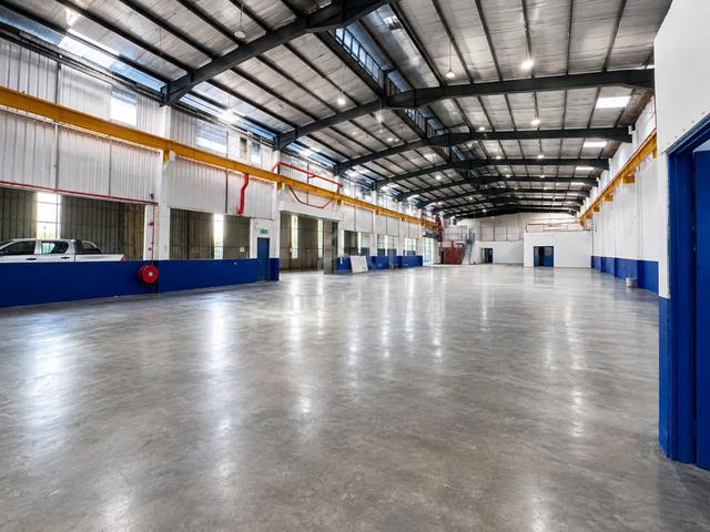 Senai 1.5 Storey Detached Factory 1.2 Acres For RENT 1