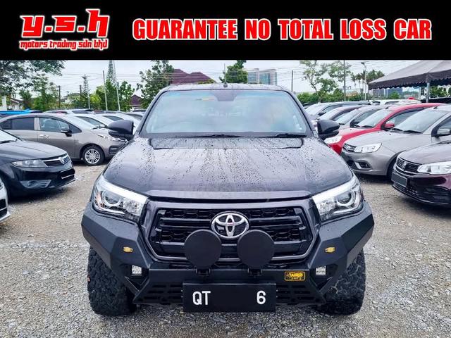 Toyota Hilux 2.8 Black Edition 4X4 Auto 2020 - 1