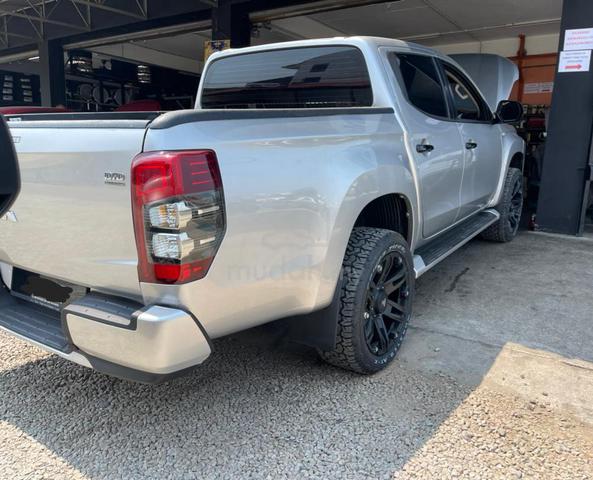 Mitsubishi TRITON 2.4 VGT A/T(A)FACELIFT CBU - 2