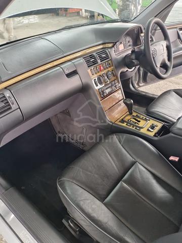 2000 Mercedes Benz E-CLASS E240 2.4 ELEGANCE (CBU) - 5