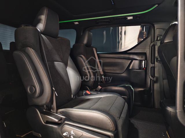 2022 Toyota Alphard 2.5 GOLDEN EYE 5-YRS WARRANTY - 5