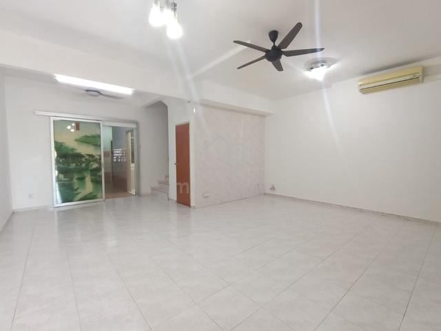 [ RENOVATED ] 2 Storey Tmn Seri Bayan, Econsave Batu Berendam Melaka 1