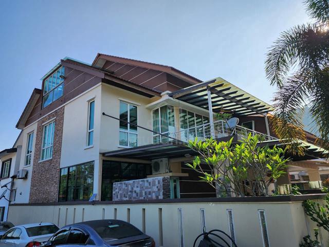HOUSE For SALE AMPANG Area!!! House Semi-D Cluster corner lot 1
