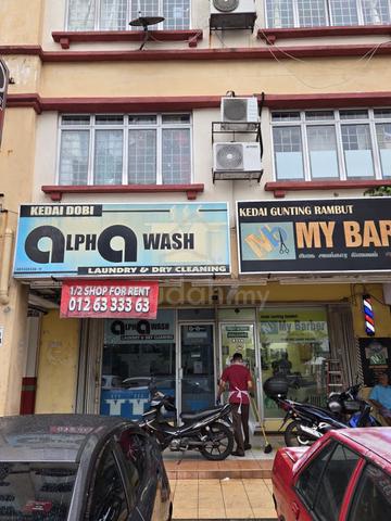 1/2 shop in Taman Pusat Kepong 1