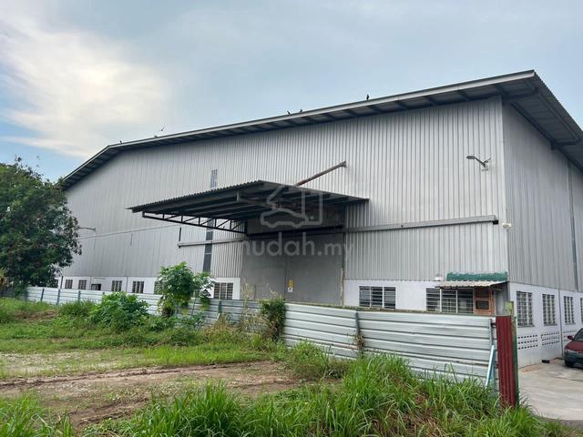 Large Detached Factory in Kawasan Perindustrian Krubong for Rent 1